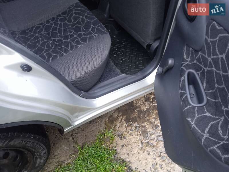 Седан Daewoo Lanos 2003 в Прилуках