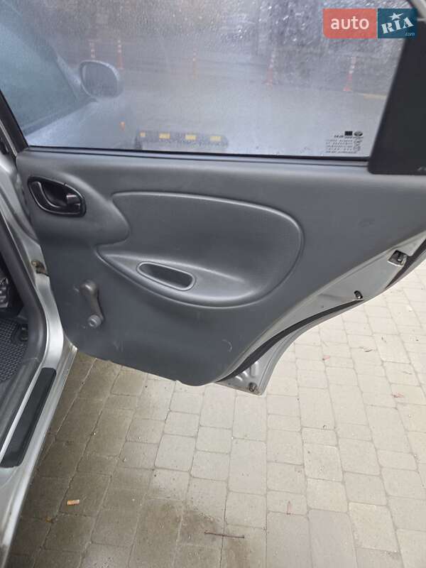 Седан Daewoo Lanos 1998 в Одессе