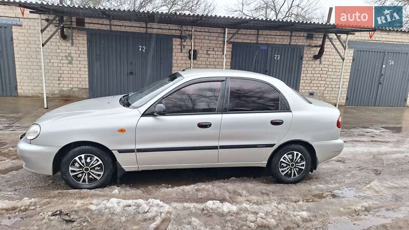 Седан Daewoo Lanos 2004 в Смеле