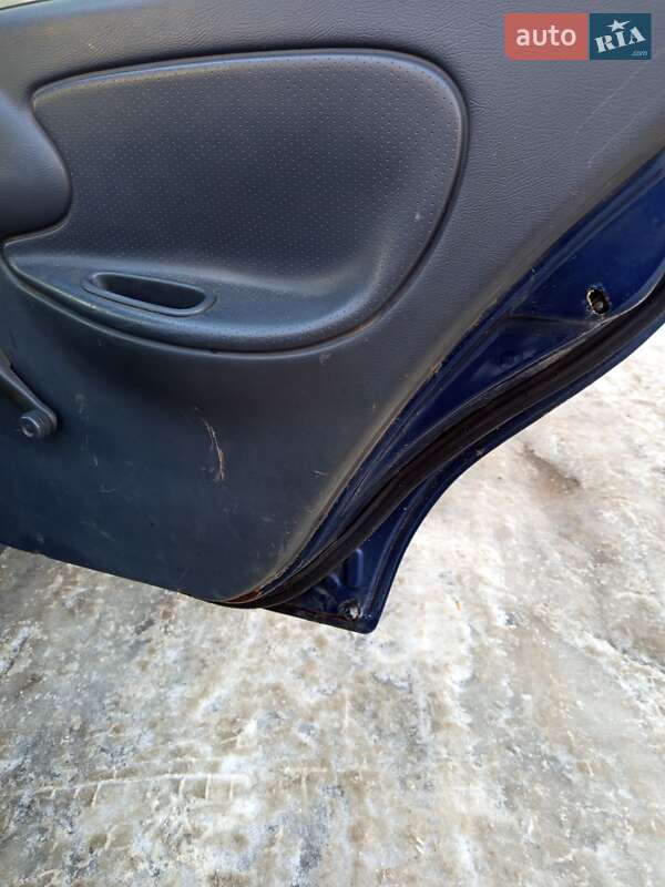 Седан Daewoo Lanos 1998 в Запорожье