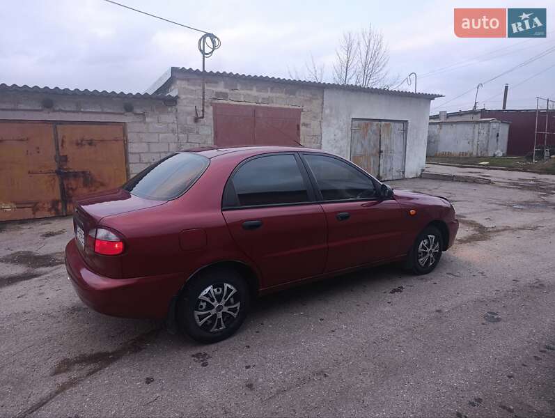 Седан Daewoo Lanos 2007 в Новониколаевке