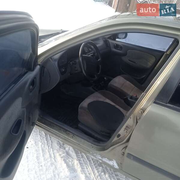 Седан Daewoo Lanos 2004 в Попельне