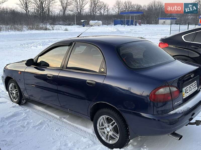 Седан Daewoo Lanos 2004 в Синельниково