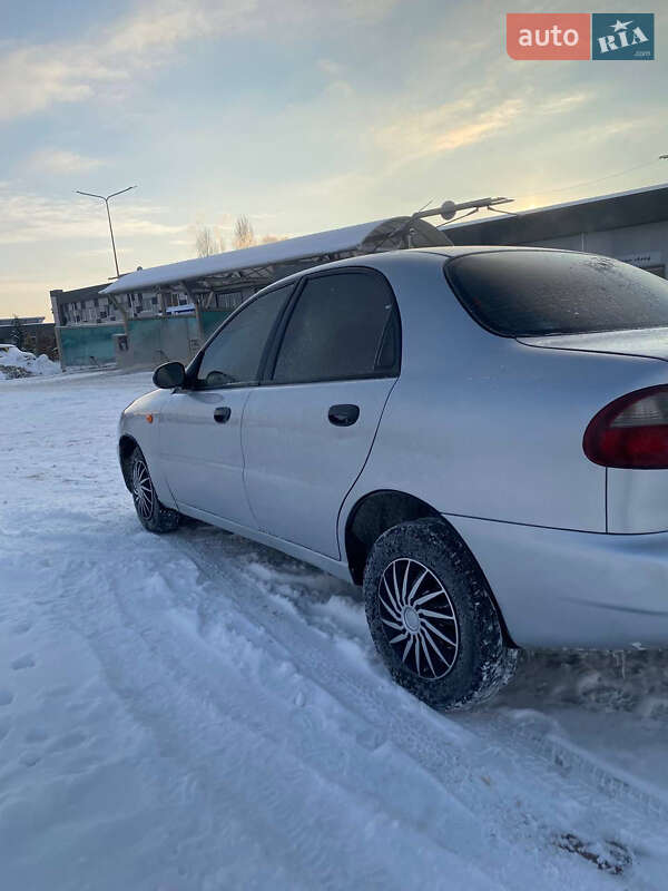 Седан Daewoo Lanos 2008 в Сарнах