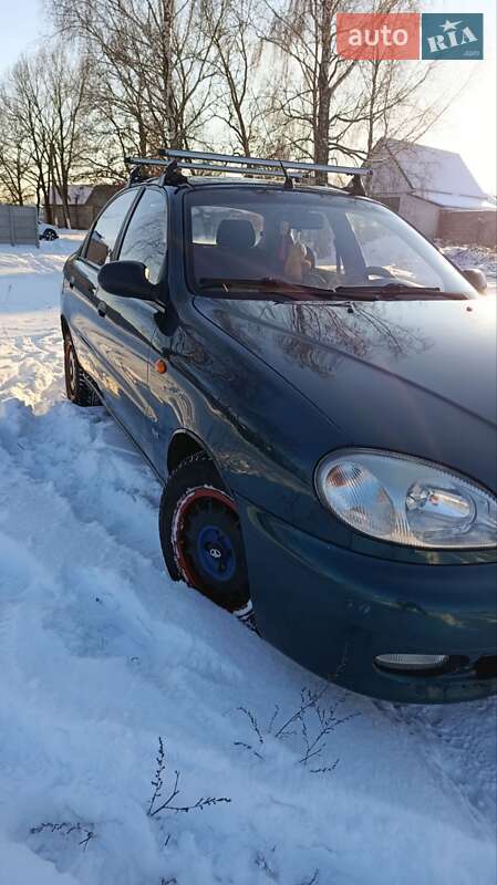Седан Daewoo Lanos 2004 в Сновську