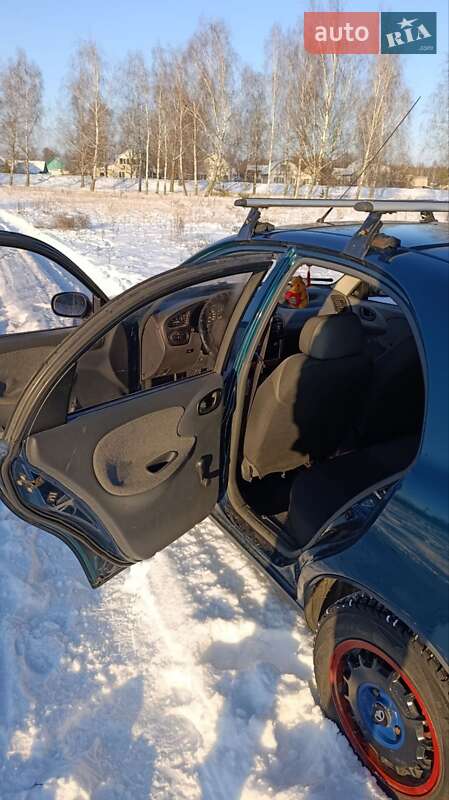 Седан Daewoo Lanos 2004 в Сновську