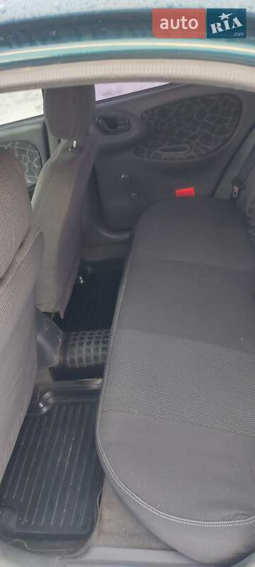 Седан Daewoo Lanos 2002 в Бершади