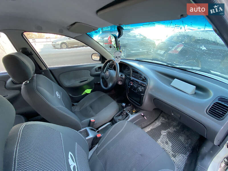 Седан Daewoo Lanos 2004 в Житомире