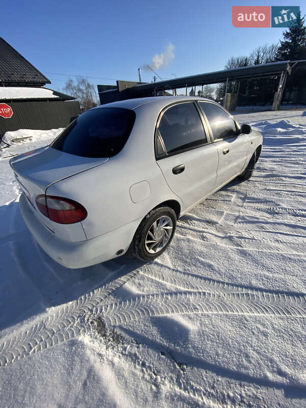 Седан Daewoo Lanos 2008 в Березане