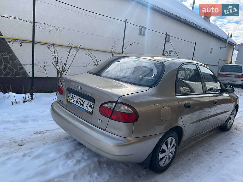 Седан Daewoo Lanos 2008 в Виноградові