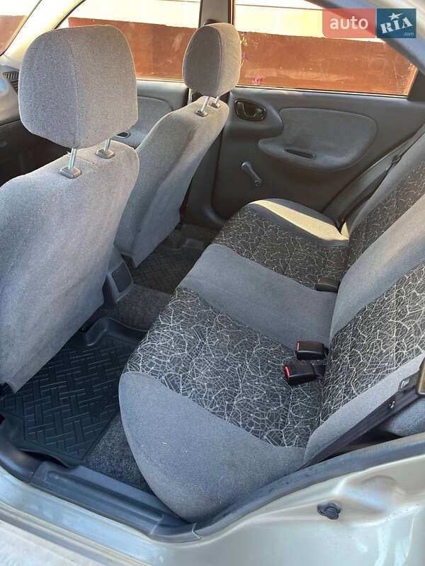 Седан Daewoo Lanos 2008 в Виноградові