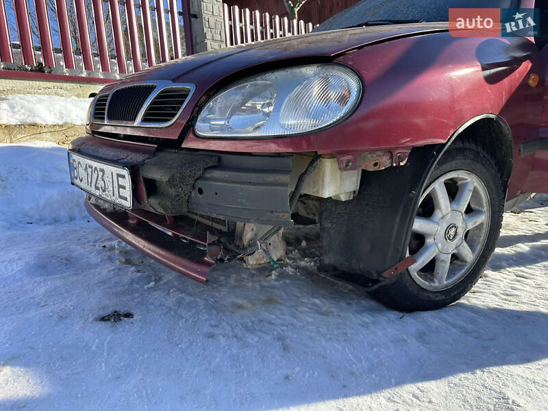 Седан Daewoo Lanos 2001 в Львові