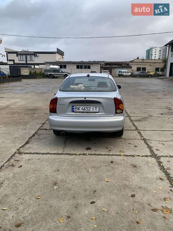 Седан Daewoo Lanos 2005 в Вараше