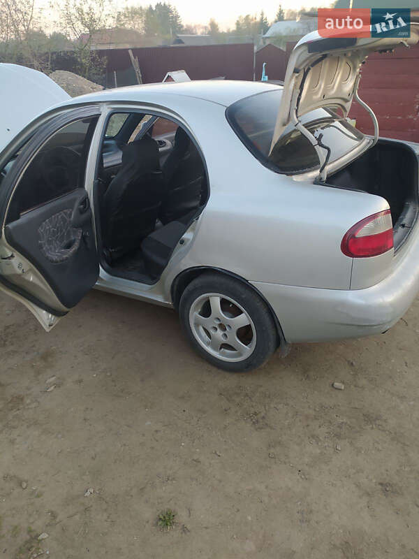 Седан Daewoo Lanos 2003 в Снятині