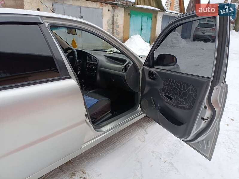 Седан Daewoo Lanos 2004 в Житомирі