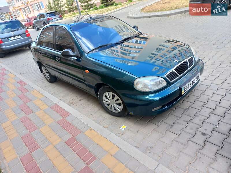 Седан Daewoo Lanos 2003 в Южном