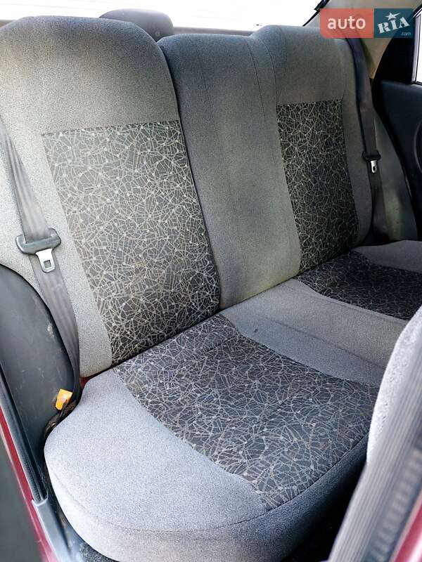 Седан Daewoo Lanos 2009 в Тростянці