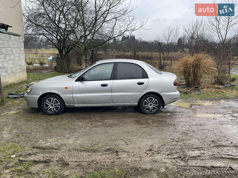 Седан Daewoo Lanos 2004 в Мукачево