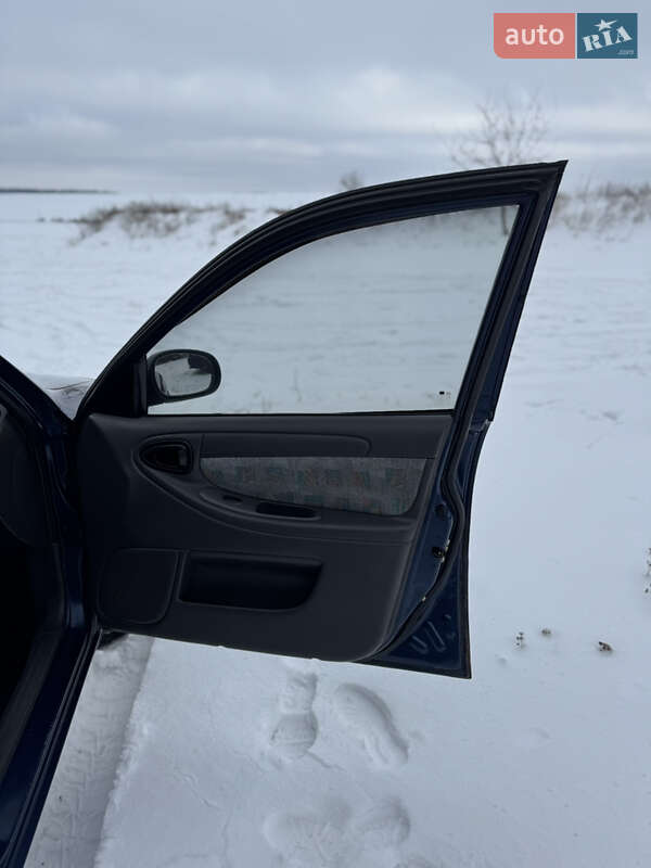 Седан Daewoo Lanos 2005 в Сокирянах