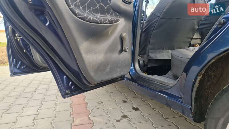 Седан Daewoo Lanos 2003 в Измаиле