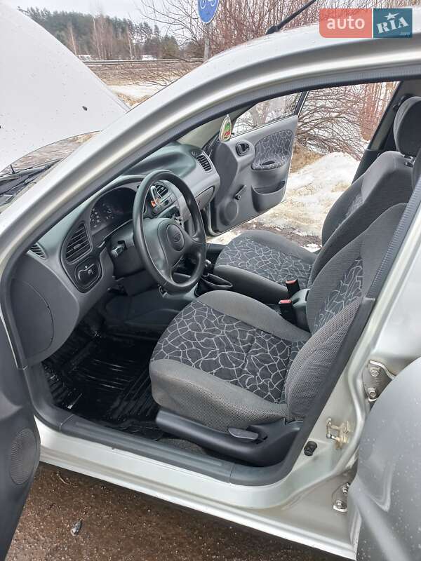 Седан Daewoo Lanos 2003 в Сарнах