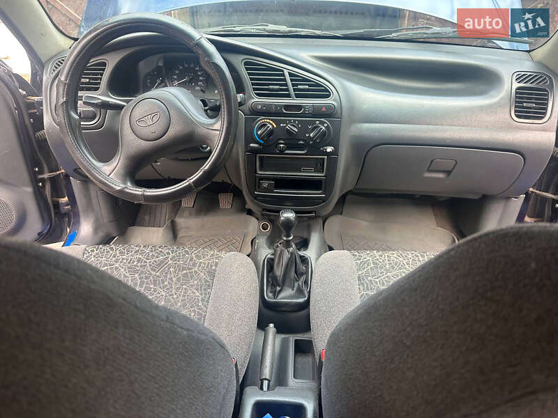 Седан Daewoo Lanos 2002 в Черкасах