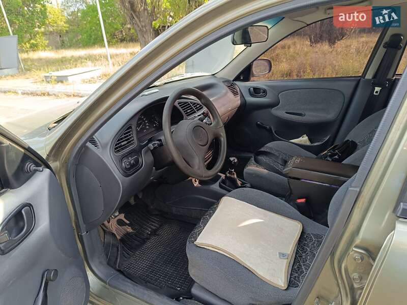 Седан Daewoo Lanos 2005 в Дніпрі