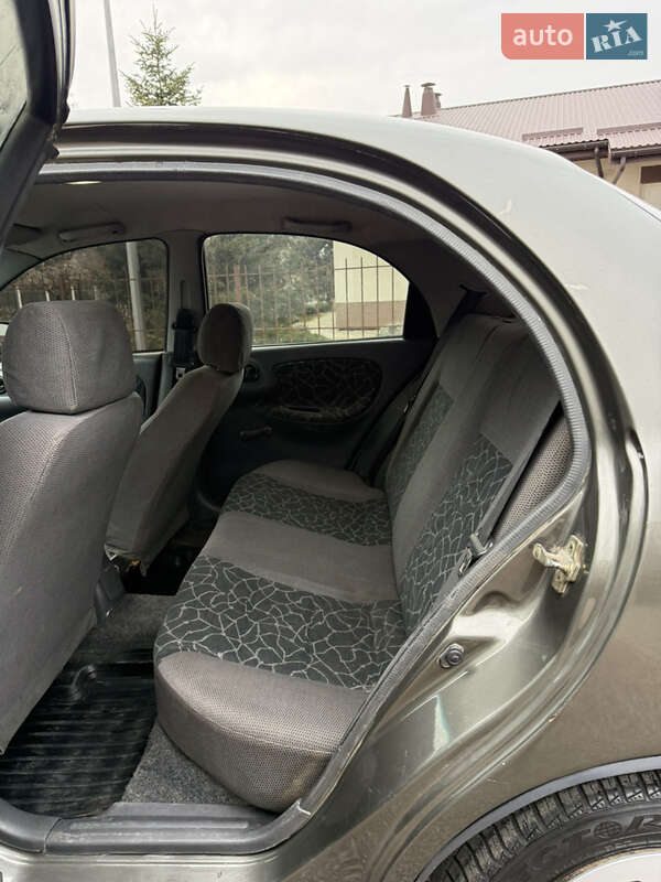 Седан Daewoo Lanos 2003 в Белгороде-Днестровском