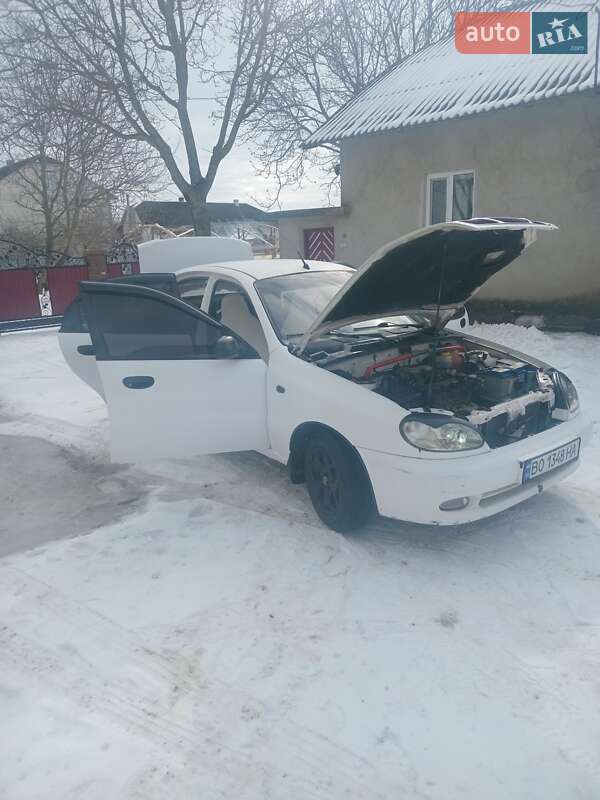Седан Daewoo Lanos 2004 в Борщеві