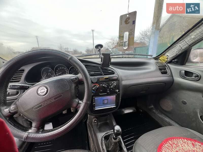 Седан Daewoo Lanos 1998 в Баштанке