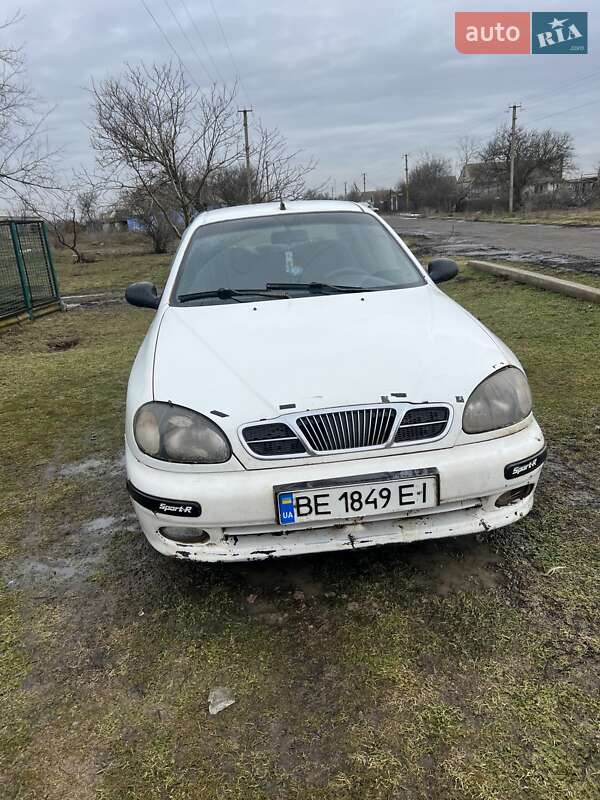 Седан Daewoo Lanos 1998 в Баштанке