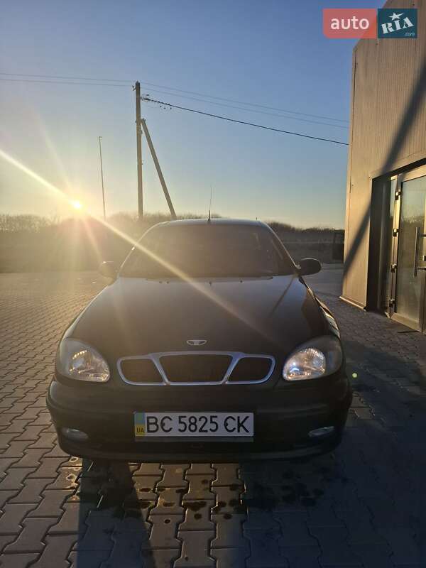 Седан Daewoo Lanos 2005 в Комарному