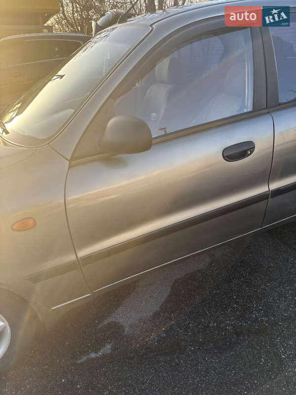 Седан Daewoo Lanos 2003 в Харькове