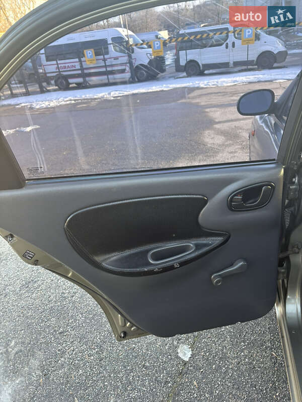 Седан Daewoo Lanos 2003 в Харькове