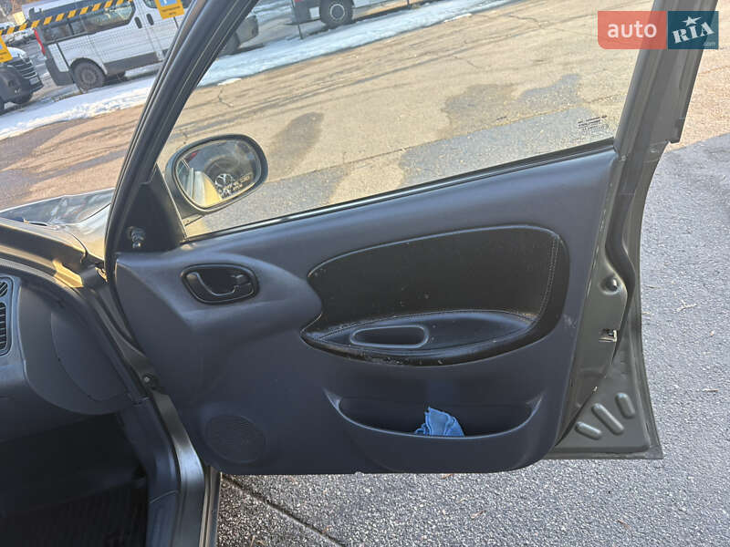 Седан Daewoo Lanos 2003 в Харькове