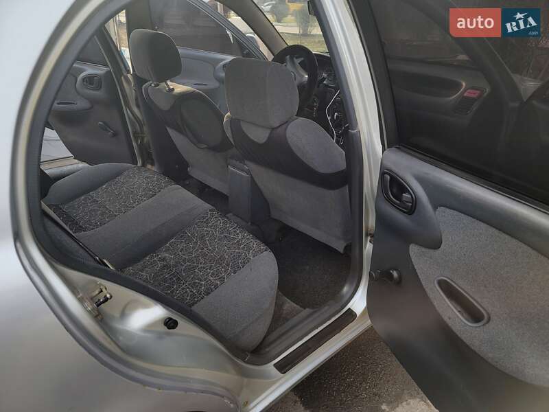 Седан Daewoo Lanos 2006 в Запоріжжі