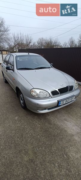 Седан Daewoo Lanos 2003 в Новоселице