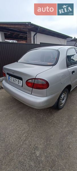 Седан Daewoo Lanos 2003 в Новоселице