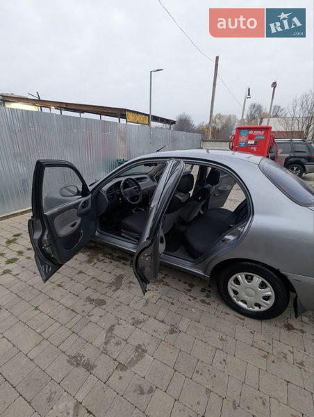 Седан Daewoo Lanos 2008 в Ужгороді