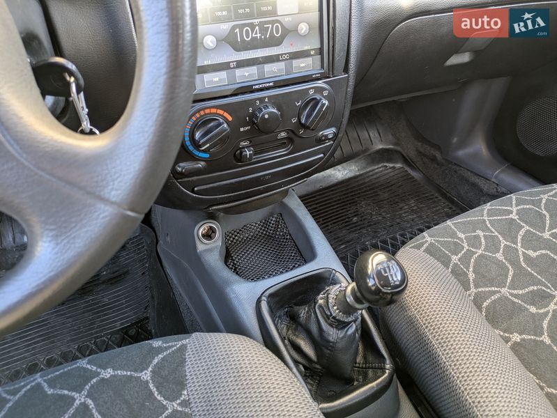 Седан Daewoo Lanos 2004 в Львове