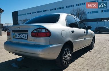 Седан Daewoo Lanos 2002 в Херсоне