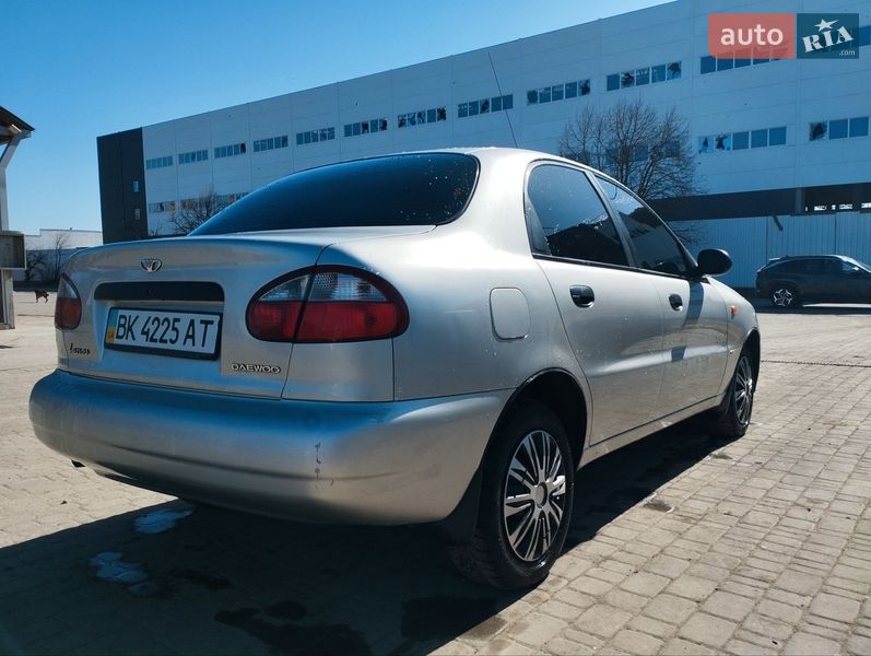 Седан Daewoo Lanos 2002 в Херсоні