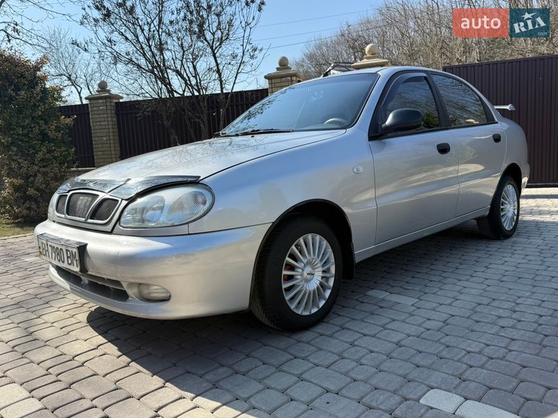 Седан Daewoo Lanos 2004 в Косове