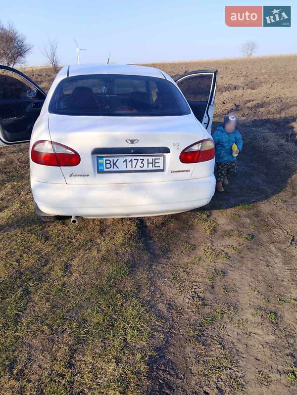 Седан Daewoo Lanos 2003 в Почаеве