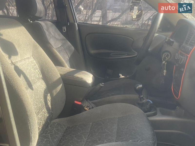 Седан Daewoo Lanos 2006 в Киеве
