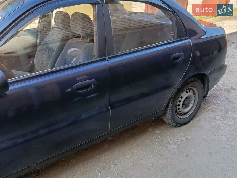 Седан Daewoo Lanos 2004 в Днепре