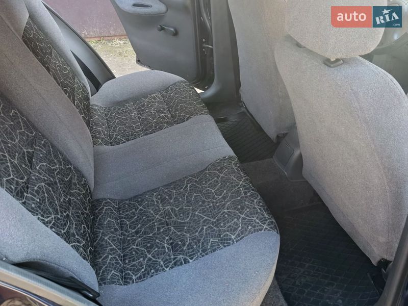 Седан Daewoo Lanos 2004 в Днепре