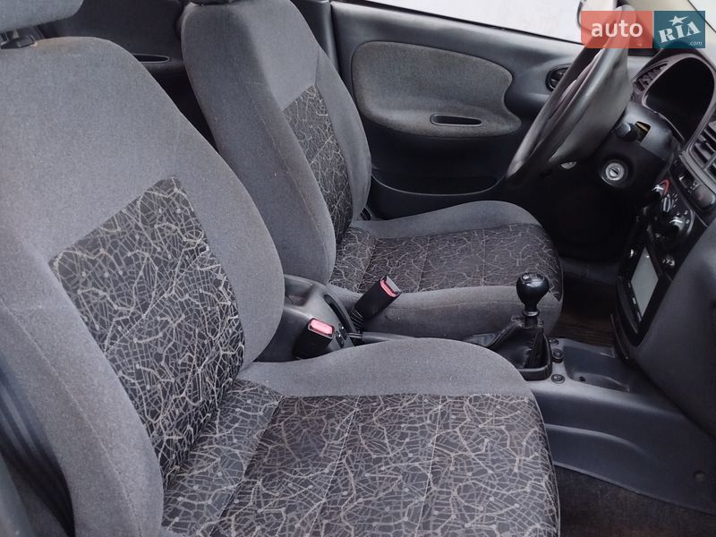 Седан Daewoo Lanos 2004 в Харькове
