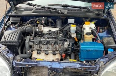 Седан Daewoo Lanos 2004 в Гребінці