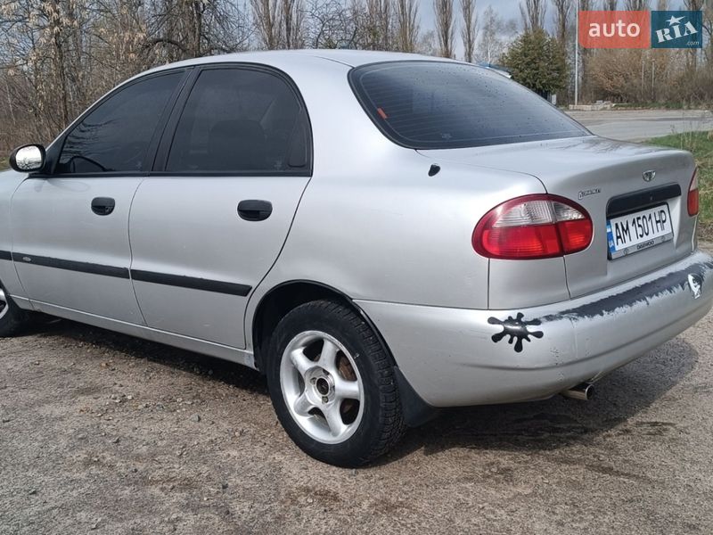 Седан Daewoo Lanos 2002 в Малині